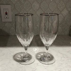 2 Vera Wang Duchesse Platinum beverage glasses